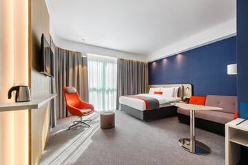 Фото номера Двухместный номер с 1 диваном-кроватью Отель Holiday Inn Express - Rzeszow Airport г. Ясенка 6